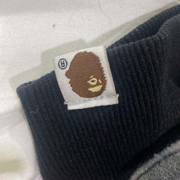 A BATHING APE HOODIE (BAPE) - Picture 2 of 3